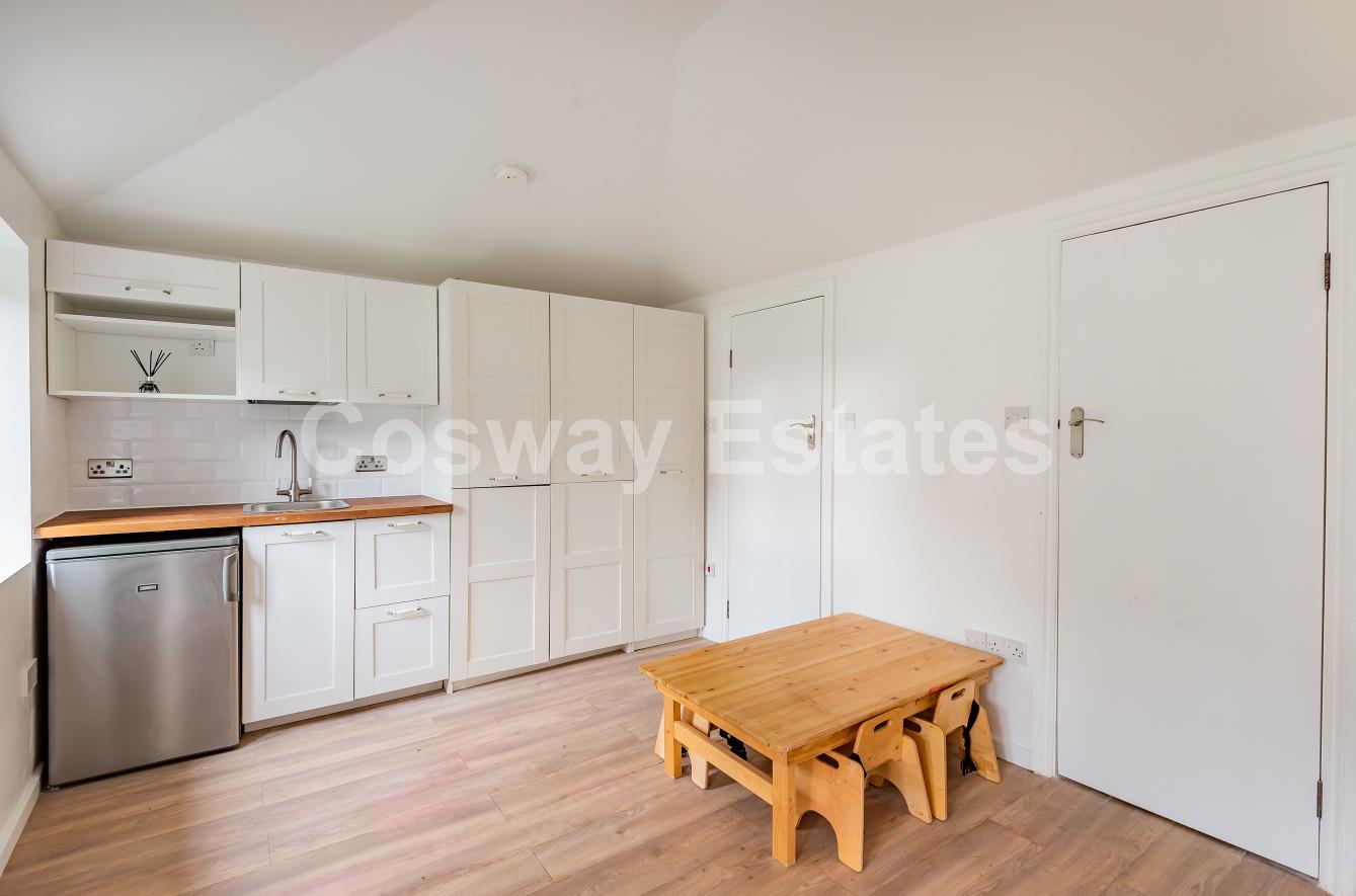 Worcester Crescent, Mill Hill